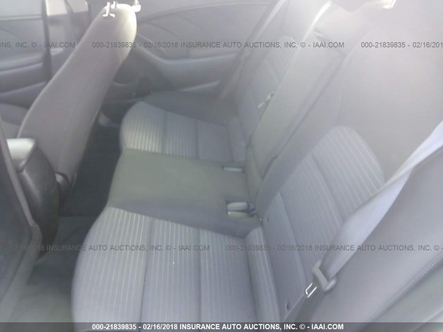 3KPFL4A73HE158114 - 2017 KIA FORTE LX/S SILVER photo 8