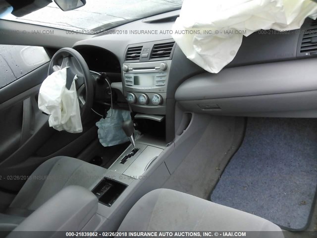 4T1BE46K29U912009 - 2009 TOYOTA CAMRY SE/LE/XLE WHITE photo 5