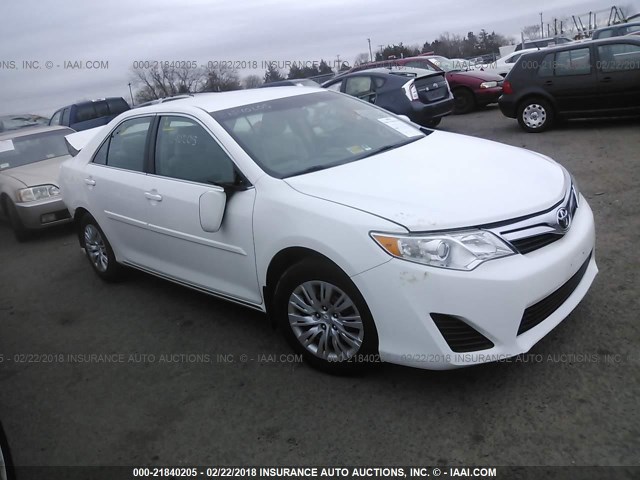 4T4BF1FK9DR320004 - 2013 TOYOTA CAMRY L/SE/LE/XLE WHITE photo 1