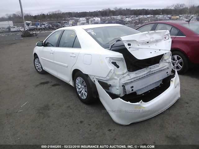 4T4BF1FK9DR320004 - 2013 TOYOTA CAMRY L/SE/LE/XLE WHITE photo 3