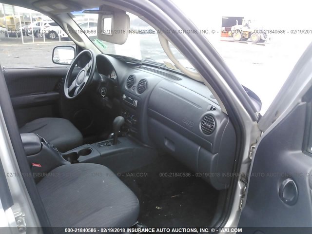 1J4GL48K22W124770 - 2002 JEEP LIBERTY SPORT 银色 照片 5