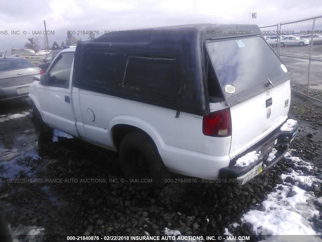 1GCCS145328132306 - 2002 CHEVROLET S TRUCK S10 WHITE photo 3