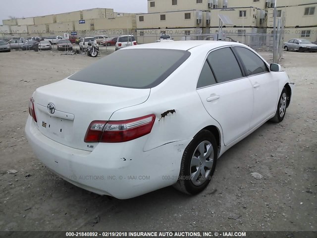 4T4BE46K68R047601 - 2008 TOYOTA CAMRY CE/LE/XLE/SE WHITE photo 4