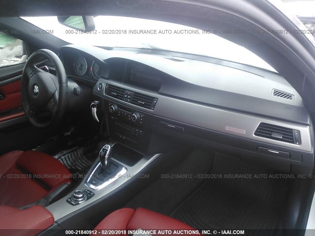 WBAKG1C54CJ217127 - 2012 BMW 335 I SULEV WHITE photo 5