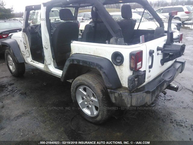 1C4BJWDG0EL121441 - 2014 JEEP WRANGLER UNLIMITE SPORT WHITE photo 3