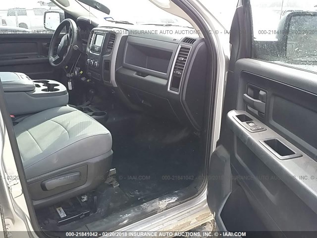 3C6UR5CL5GG124952 - 2016 RAM 2500 ST SILVER photo 5