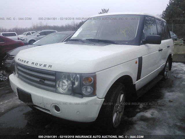 SALME11424A151182 - 2004 LAND ROVER RANGE ROVER HSE WHITE photo 2