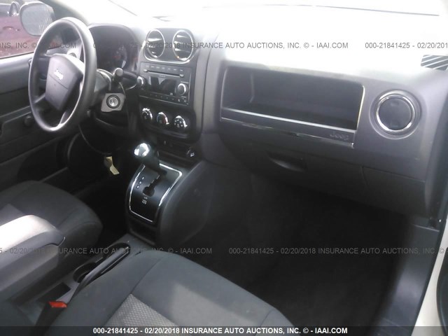 1J4NT1FB1AD624986 - 2010 JEEP COMPASS SPORT WHITE photo 5