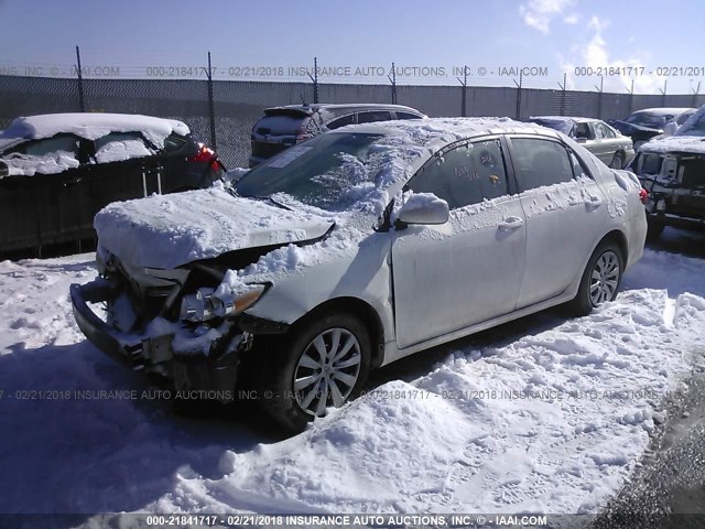 5YFBU4EE0DP174493 - 2013 TOYOTA COROLLA S/LE WHITE photo 2