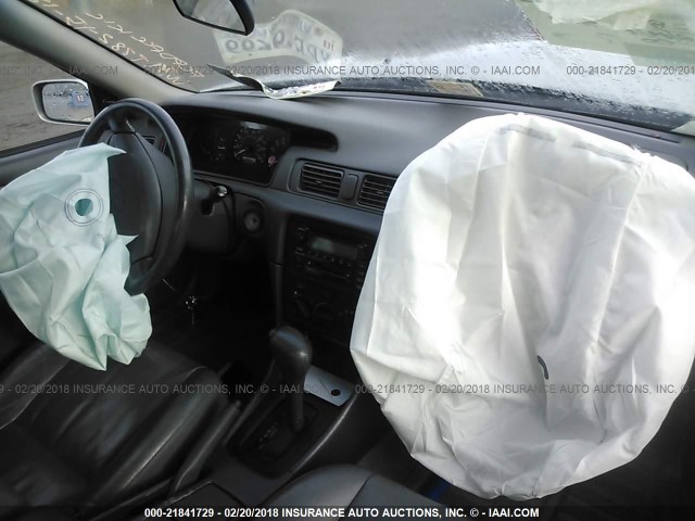 JT2BF28K7Y0251661 - 2000 TOYOTA CAMRY LE/XLE SILVER photo 5