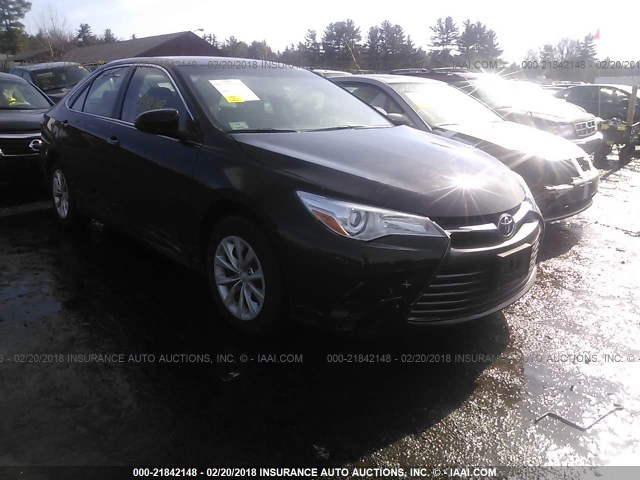 4T1BF1FK2HU681008 - 2017 TOYOTA CAMRY LE/XLE/SE/XSE BLACK photo 1