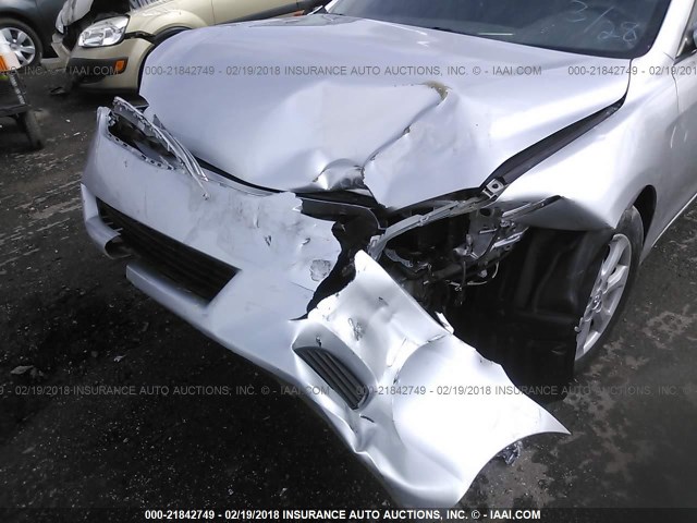 4T4BF3EK9BR118743 - 2011 TOYOTA CAMRY SE/LE/XLE ვერცხლისფერი ფოტო 6