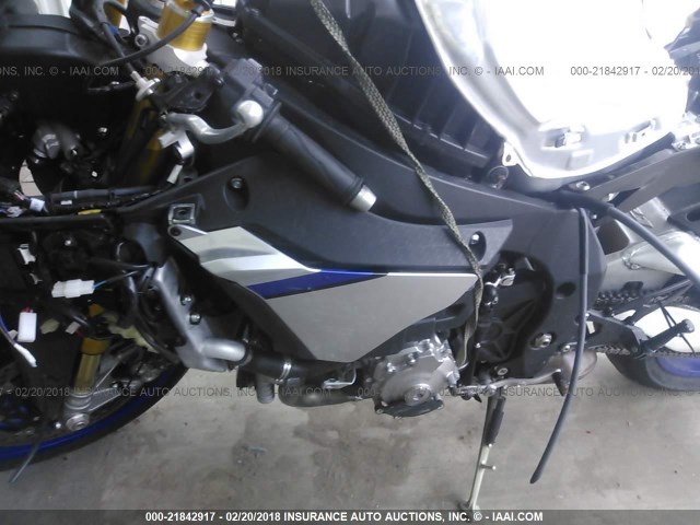 JYARN40E0GA000463 - 2016 YAMAHA YZFR1 R SILVER photo 9