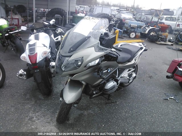WB10A1303GZ194198 - 2016 BMW R1200 RT GOLD photo 2