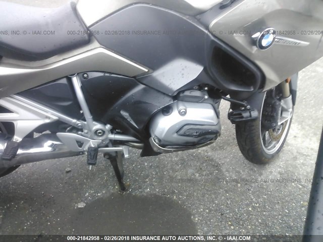 WB10A1303GZ194198 - 2016 BMW R1200 RT GOLD photo 8