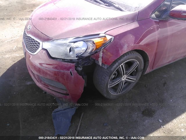 KNAFX4A60F5339690 - 2015 KIA FORTE LX RED photo 6