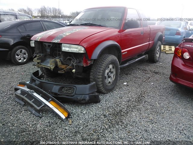 1GCCT19W528103470 - 2002 CHEVROLET S TRUCK S10 RED photo 2