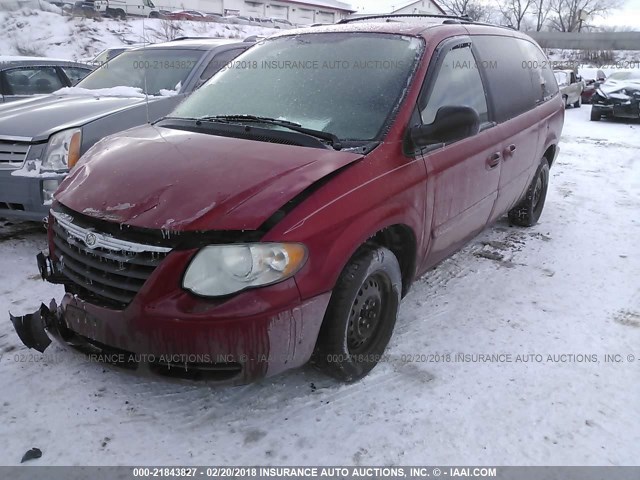 2C4GP44RX5R598296 - 2005 CHRYSLER TOWN & COUNTRY LX RED photo 2