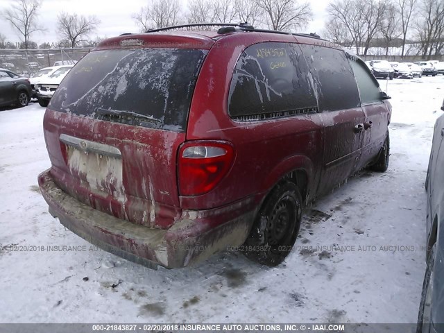 2C4GP44RX5R598296 - 2005 CHRYSLER TOWN & COUNTRY LX RED photo 4