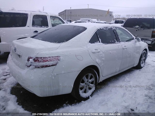 4T4BF3EK5BR175599 - 2011 TOYOTA CAMRY SE/LE/XLE WHITE photo 4