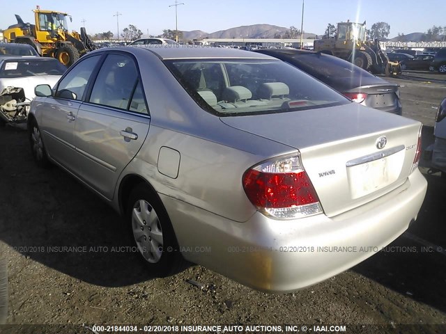 4T1BE32K05U408763 - 2005 TOYOTA CAMRY LE/XLE/SE 银色 照片 3