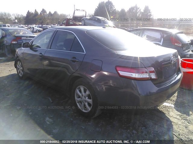 4T1BF3EKXBU133018 - 2011 TOYOTA CAMRY SE/LE/XLE GRAY photo 3