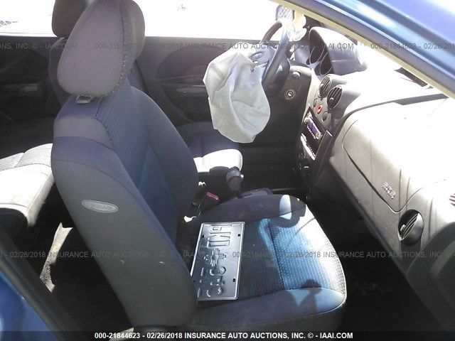 KL1TD66617B735043 - 2007 CHEVROLET AVEO LS BLUE photo 5