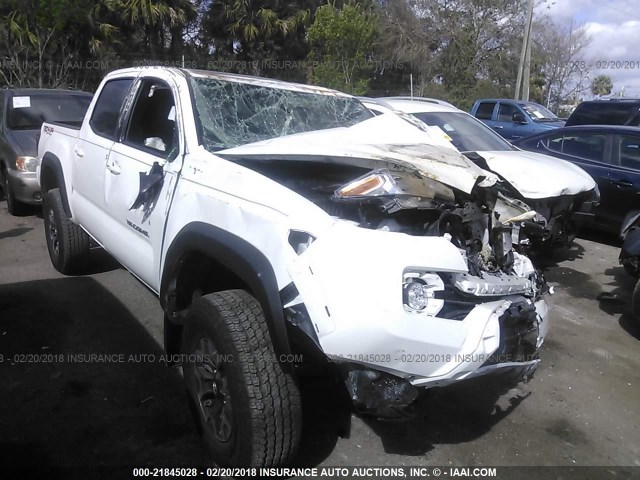 5TFCZ5AN3HX063817 - 2017 TOYOTA TACOMA DBL CAB/SR/TRDSPT/OR/PRO თეთრი ფოტო 1