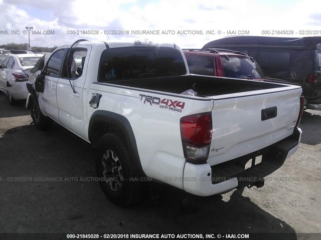 5TFCZ5AN3HX063817 - 2017 TOYOTA TACOMA DBL CAB/SR/TRDSPT/OR/PRO თეთრი ფოტო 3