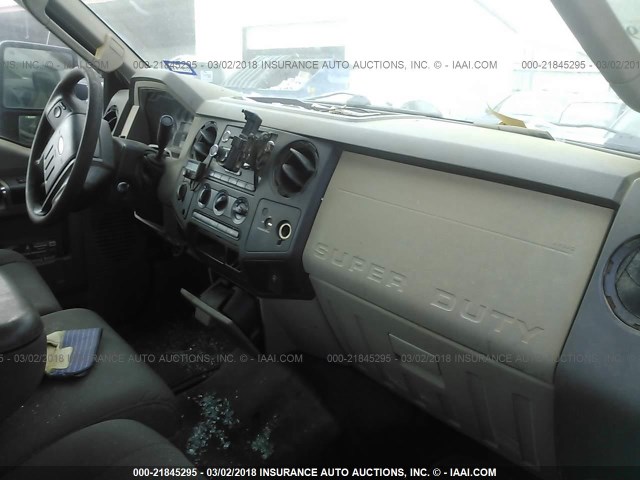 1FTSX2B50AEB20443 - 2010 FORD F250 SUPER DUTY SILVER photo 5