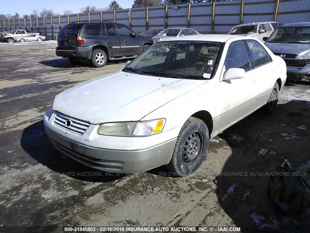 JT2BG28K9X0332320 - 1999 TOYOTA CAMRY LE/XLE WHITE photo 2