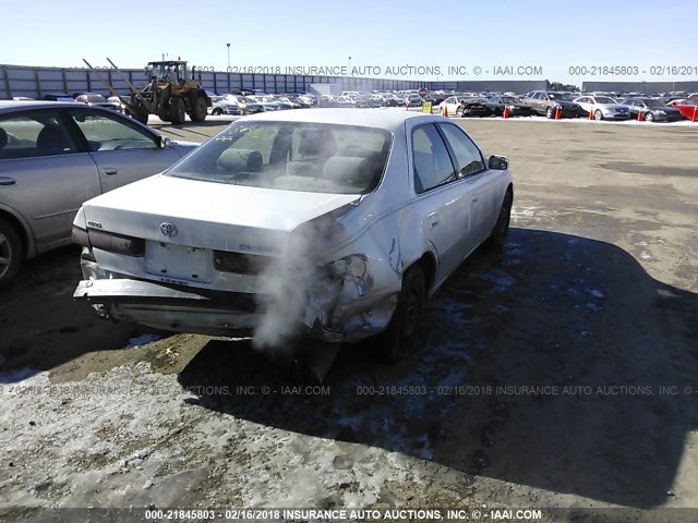 JT2BG28K9X0332320 - 1999 TOYOTA CAMRY LE/XLE WHITE photo 4