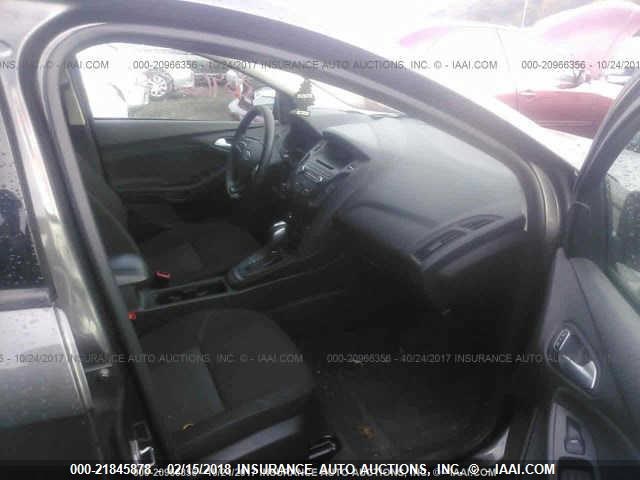 1FADP3F27FL325734 - 2015 FORD FOCUS SE 灰色 照片 5