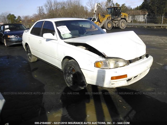 4T1BG12K4TU937449 - 1996 TOYOTA CAMRY DX/LE/XLE WHITE photo 1