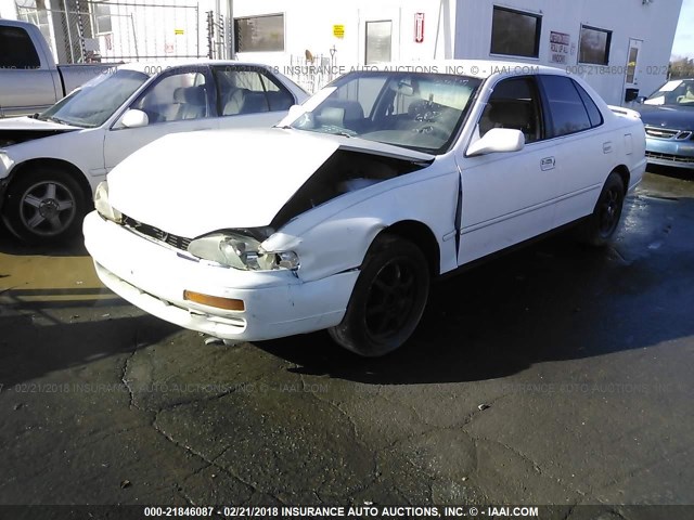 4T1BG12K4TU937449 - 1996 TOYOTA CAMRY DX/LE/XLE WHITE photo 2