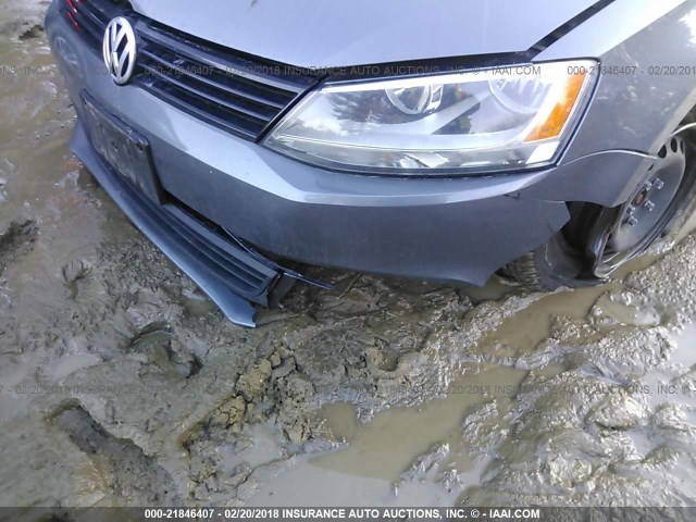 3VW2K7AJ6DM268263 - 2013 VOLKSWAGEN JETTA S 灰色 照片 6