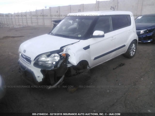 KNDJT2A67C7389466 - 2012 KIA SOUL +/!/SPORT WHITE photo 2