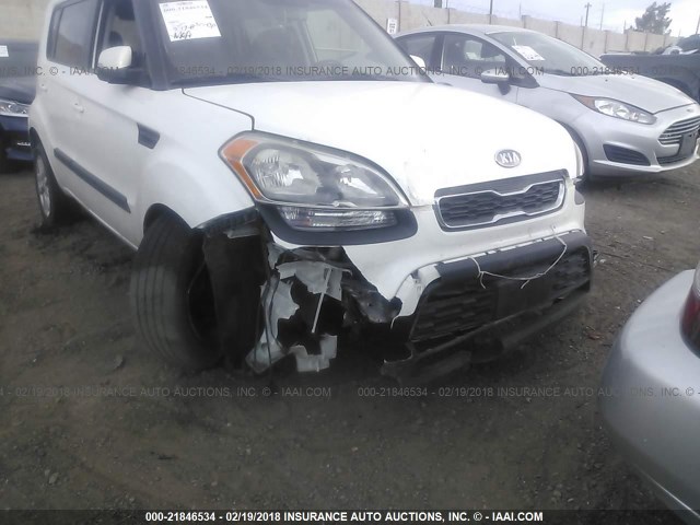 KNDJT2A67C7389466 - 2012 KIA SOUL +/!/SPORT WHITE photo 6