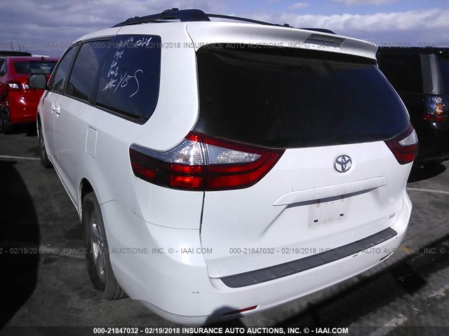 5TDKK3DC9GS708456 - 2016 TOYOTA SIENNA LE WHITE photo 3