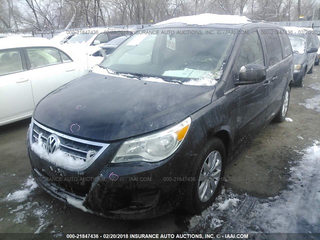 2C4RVABG3CR391843 - 2012 VOLKSWAGEN ROUTAN SE BLACK photo 2