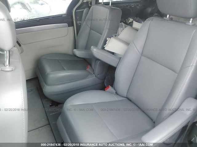 2C4RVABG3CR391843 - 2012 VOLKSWAGEN ROUTAN SE BLACK photo 8