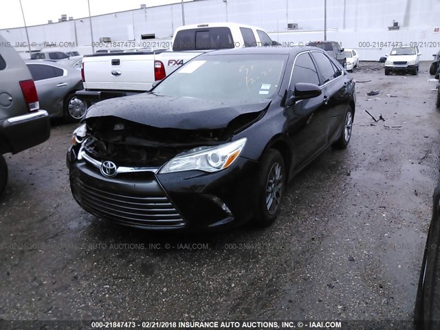 4T1BF1FKXFU872463 - 2015 TOYOTA CAMRY LE/XLE/SE/XSE BLACK photo 2