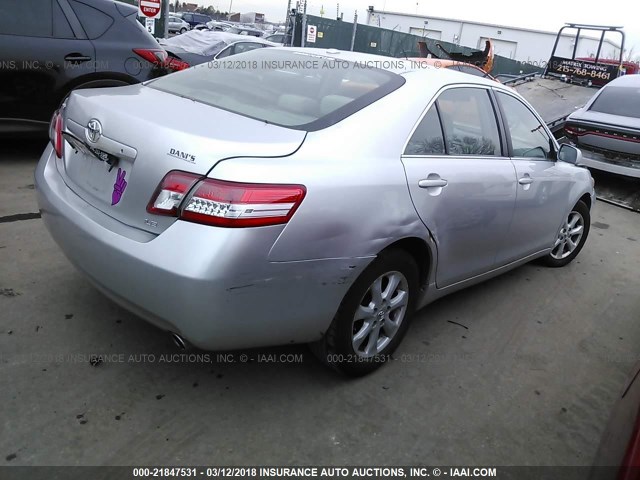 4T1BK3EK8BU626403 - 2011 TOYOTA CAMRY SE/LE/XLE 灰色 照片 4