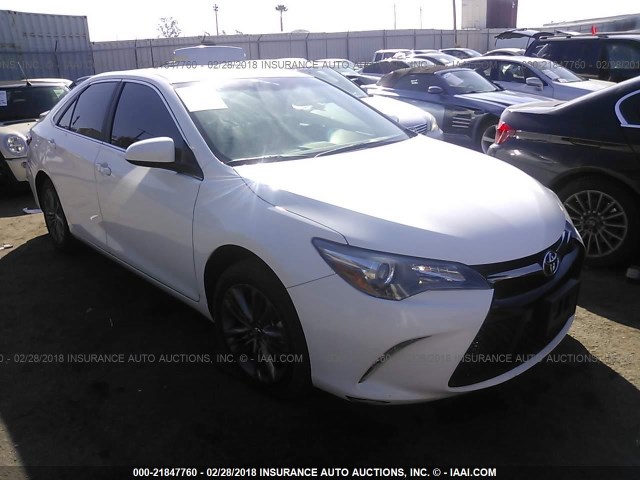 4T1BF1FK6GU266076 - 2016 TOYOTA CAMRY LE/XLE/SE/XSE WHITE photo 1