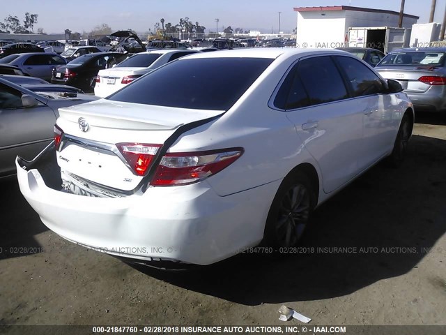 4T1BF1FK6GU266076 - 2016 TOYOTA CAMRY LE/XLE/SE/XSE WHITE photo 4
