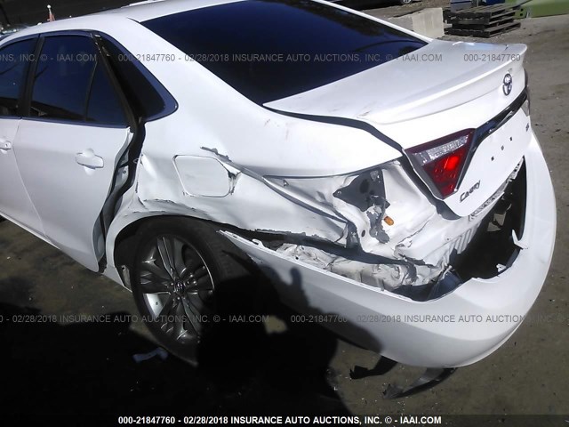 4T1BF1FK6GU266076 - 2016 TOYOTA CAMRY LE/XLE/SE/XSE WHITE photo 6