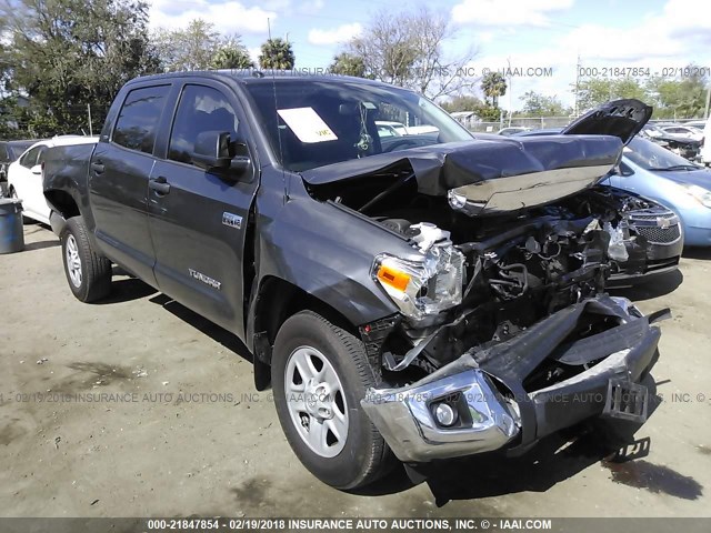 5TFEW5F15GX210936 - 2016 TOYOTA TUNDRA CREWMAX SR5 GRAY photo 1