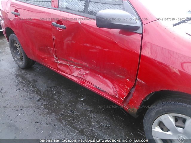 2T1LR32E06C559463 - 2006 TOYOTA COROLLA MATRIX XR RED photo 6