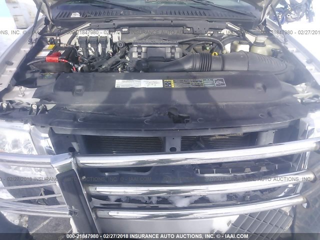 1FMPU16535LB11882 - 2005 FORD EXPEDITION XLT SILVER photo 10