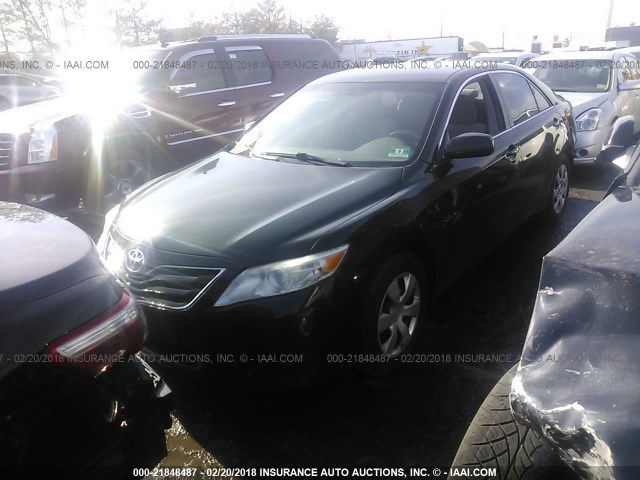 4T1BF3EK1BU657769 - 2011 TOYOTA CAMRY SE/LE/XLE GREEN photo 2